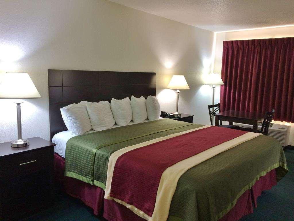 Travel Inn & Suites Atlanta Texas Room photo